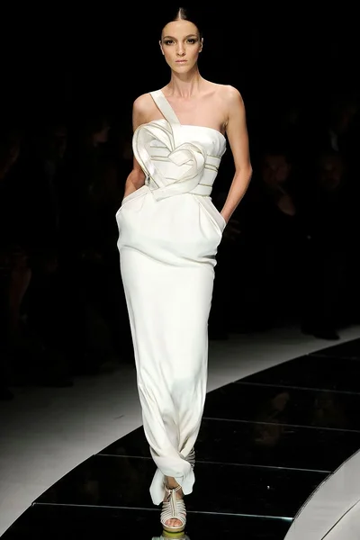 Look 30